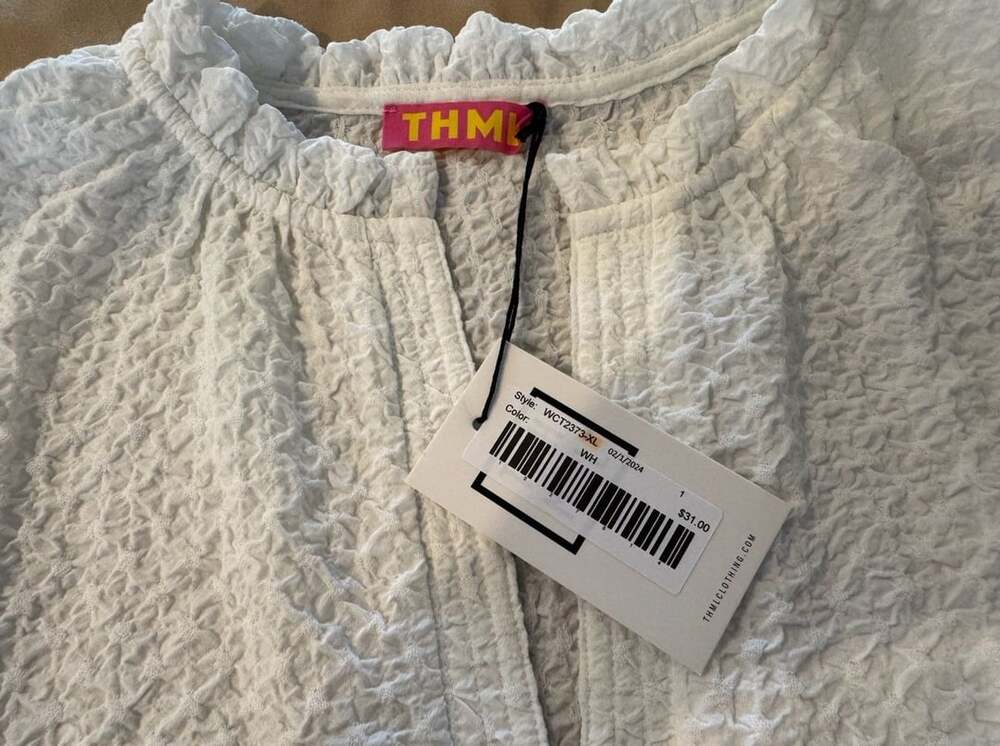 NWT THML Textured Puff Sleeve Top Size XL White - Picture 3 of 4
